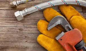 Wymiana głowicy w kranie: Zrób to sam i oszczędź na hydrauliku!