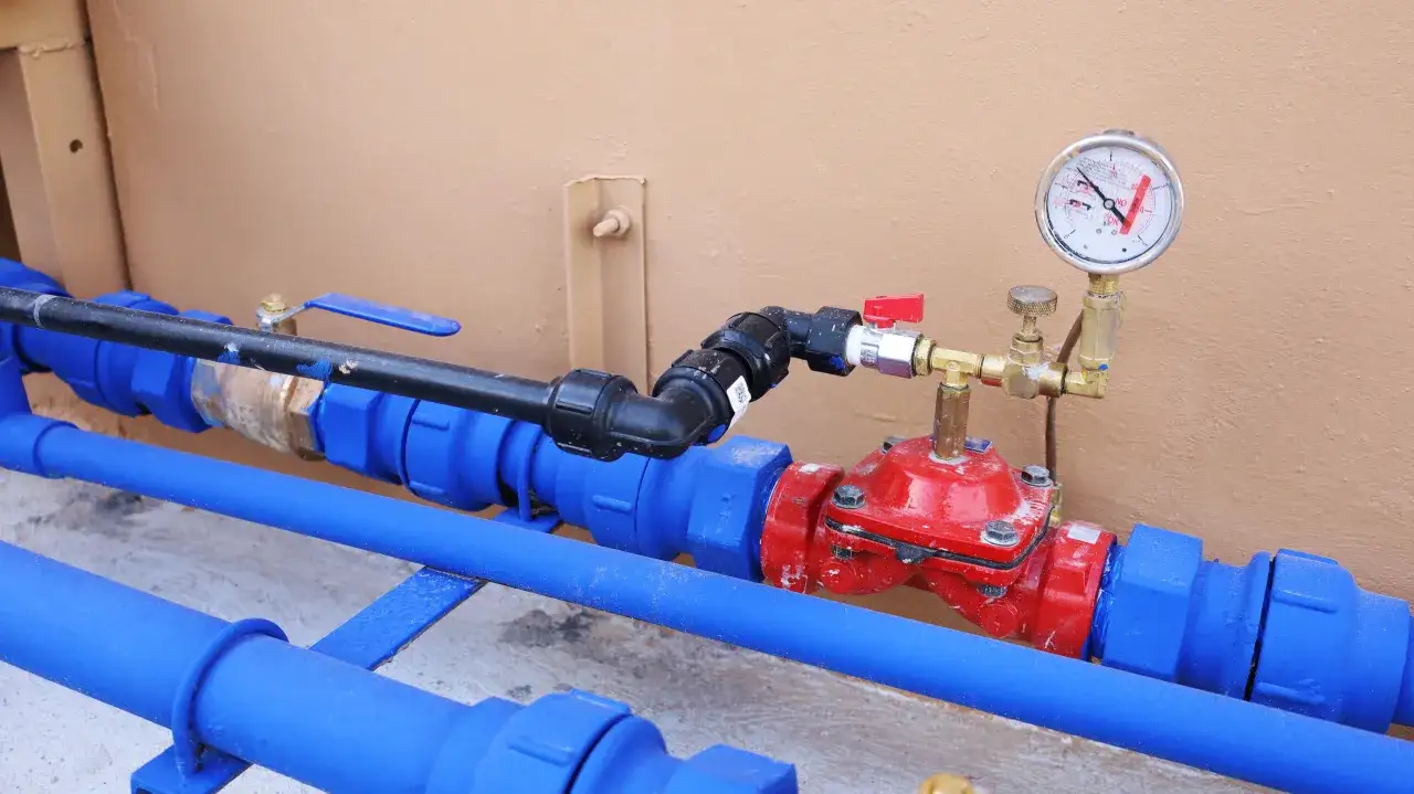 Montaż reduktora ciśnienia wody w instalacji domowej schemat